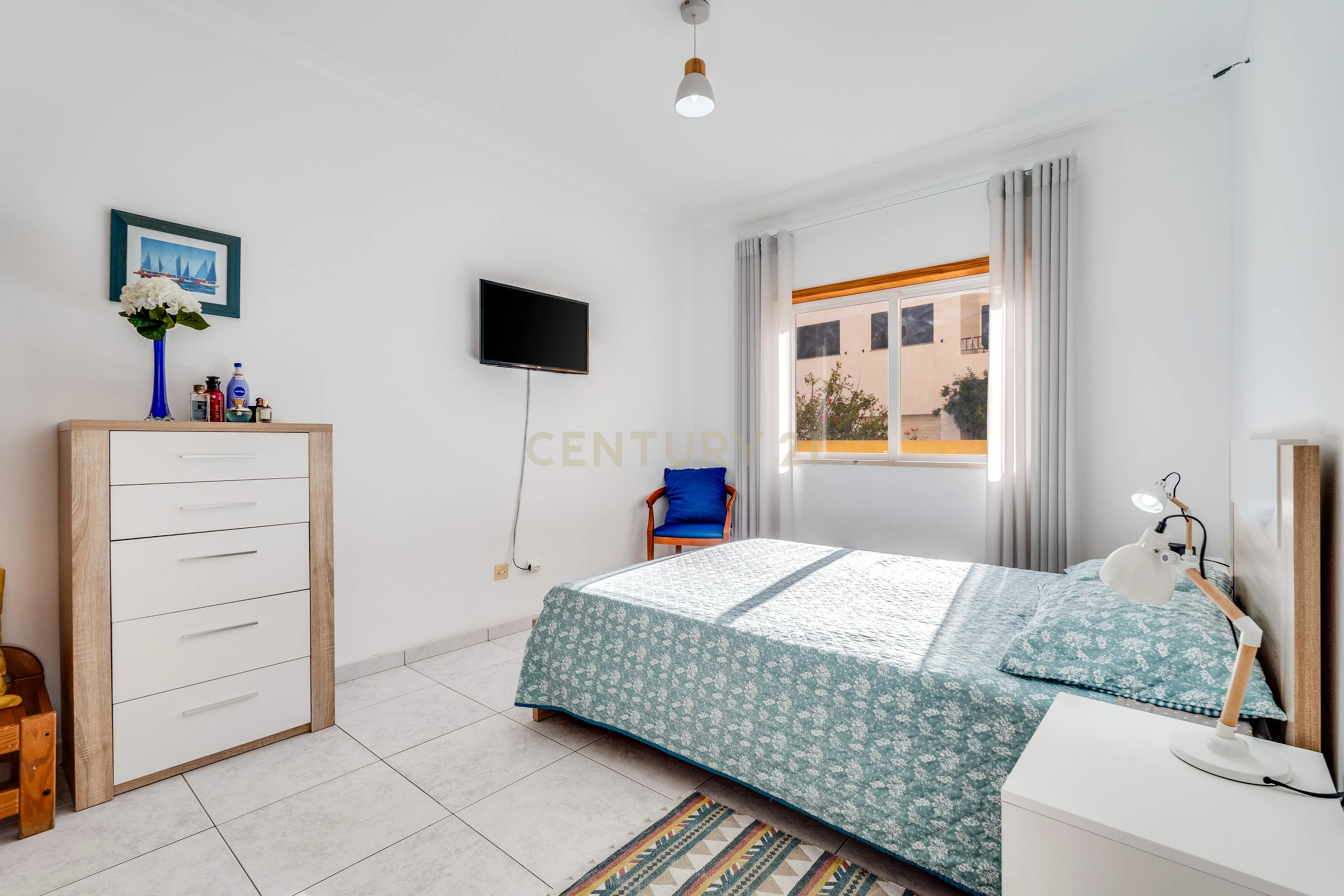 Fotografia 5 de Apartamento T2 com terraço de 210m2 na Praia da Rocha