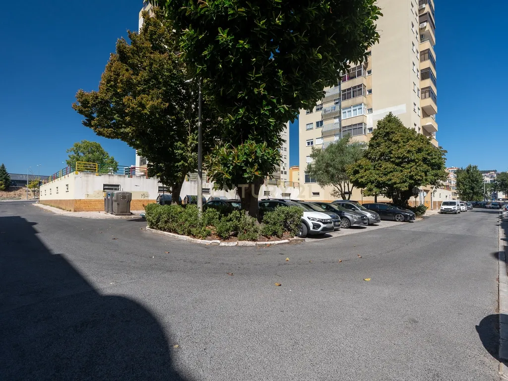 T1 em Odivelas com Parqueamento | Localização Privilegiada junto às Colinas do Cruzeiro - Image 27