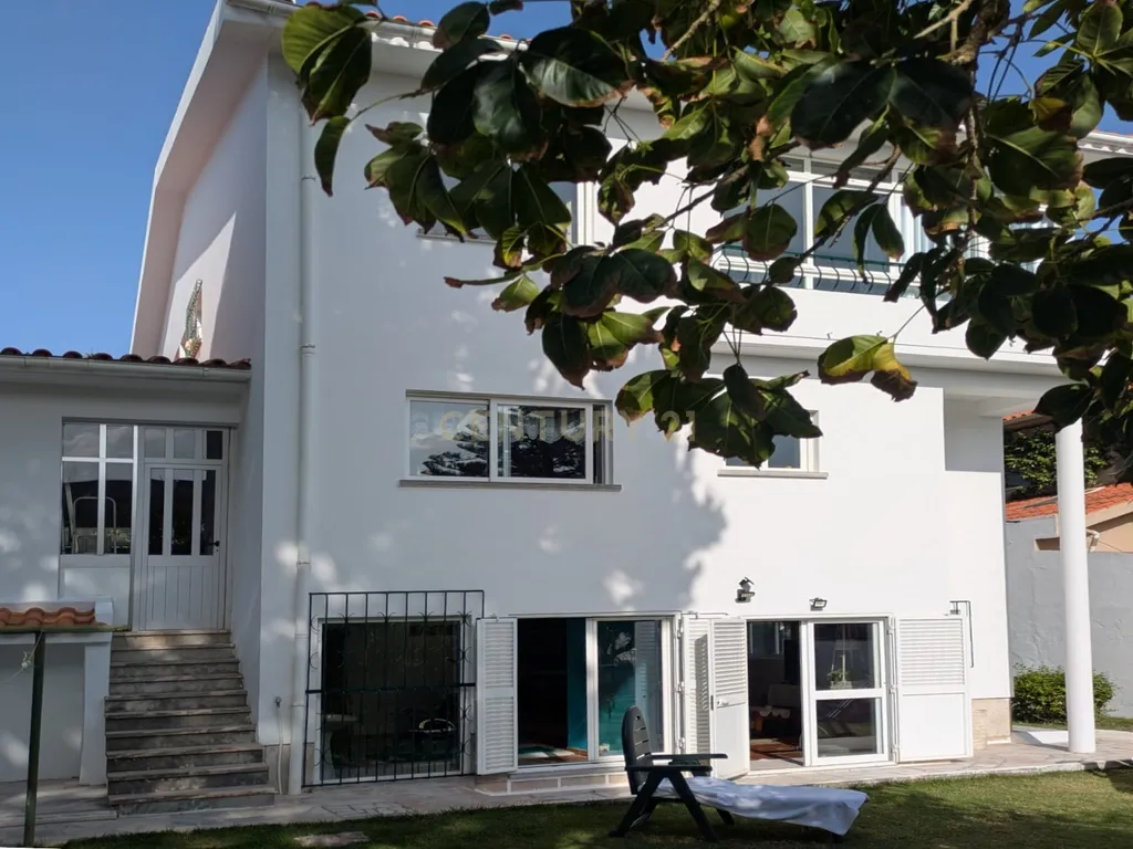 Moradia T4 isolada com jardim no Bairro do Rosário, Cascais - Image 35