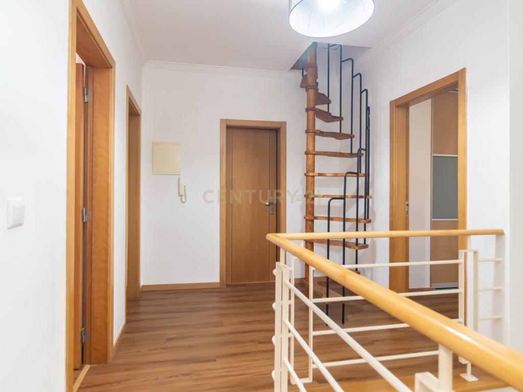 Moradia T3 com Piscina e Excelentes Áreas nos Foros de Amora - Image 19