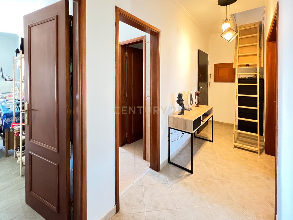 Apartamento T2 com Sótão e garagem - Torres Vedras - Image 14