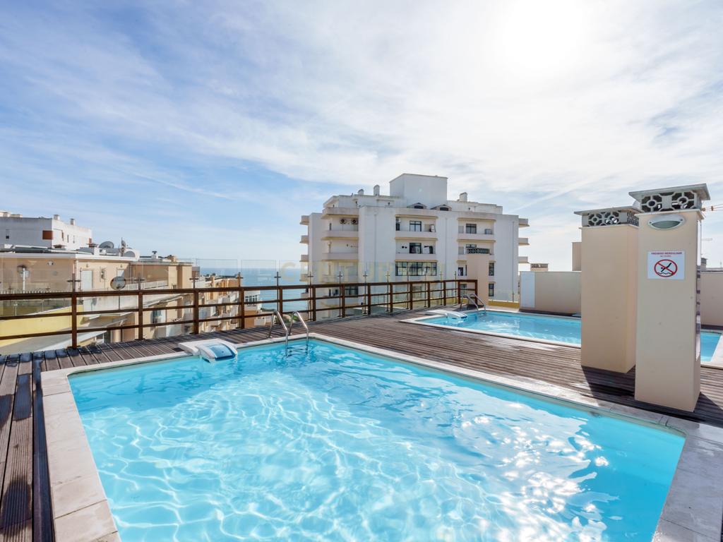 Apartamento T1 | Vista mar | Piscina | Estacionamento | Praia 100mt | Armação de Pera | Algarve - Image 2