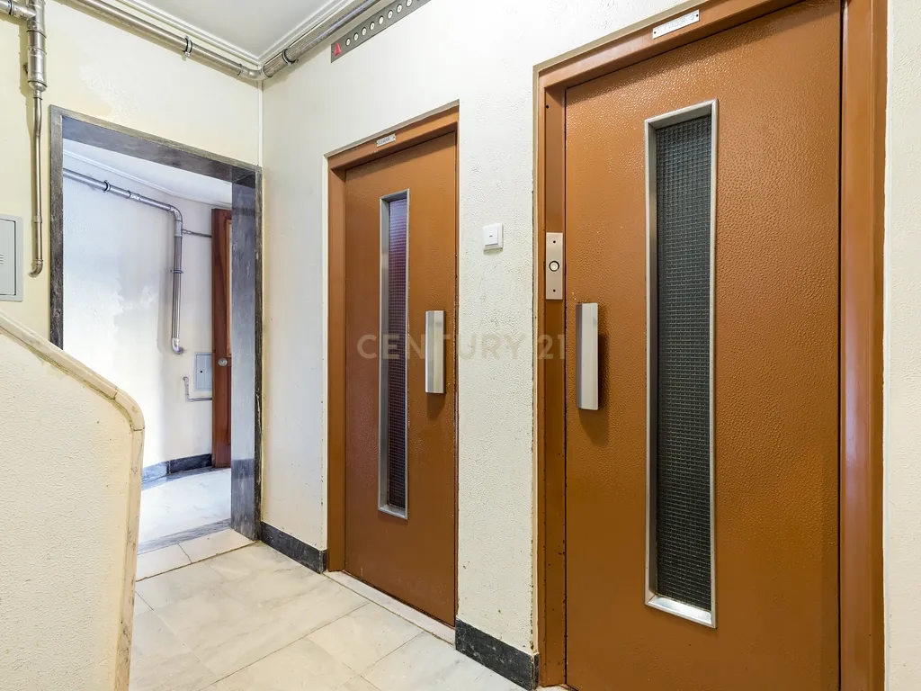 T2 Espaçoso com Varandas e Vista Mar – Quinta das Palmeiras, Oeiras - Image 13