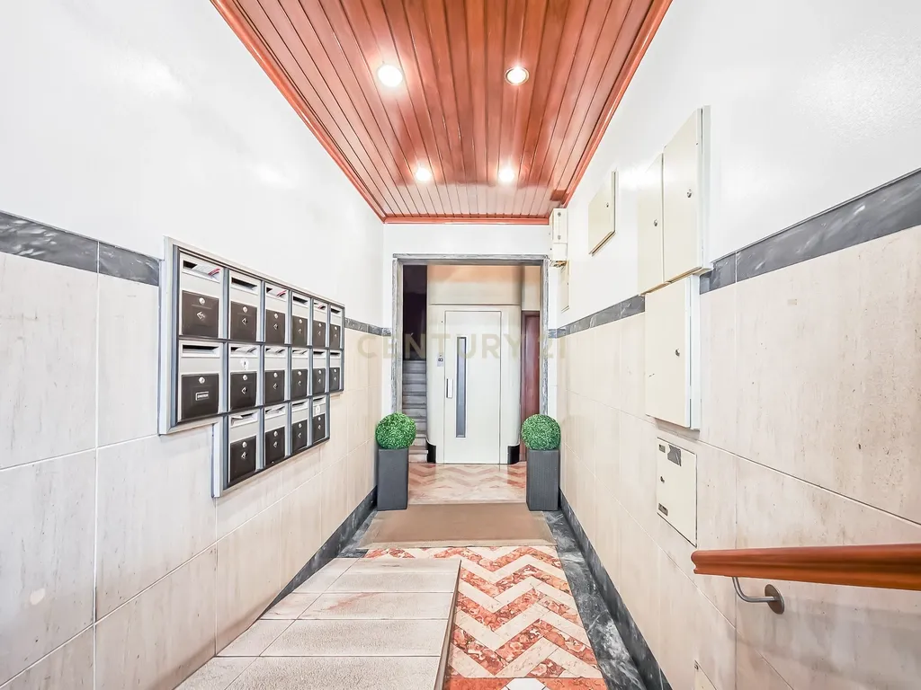 Apartamento T3 de Luxo na Av. Elias Garcia — Totalmente Mobilado e Pronto a Habitar - Image 27