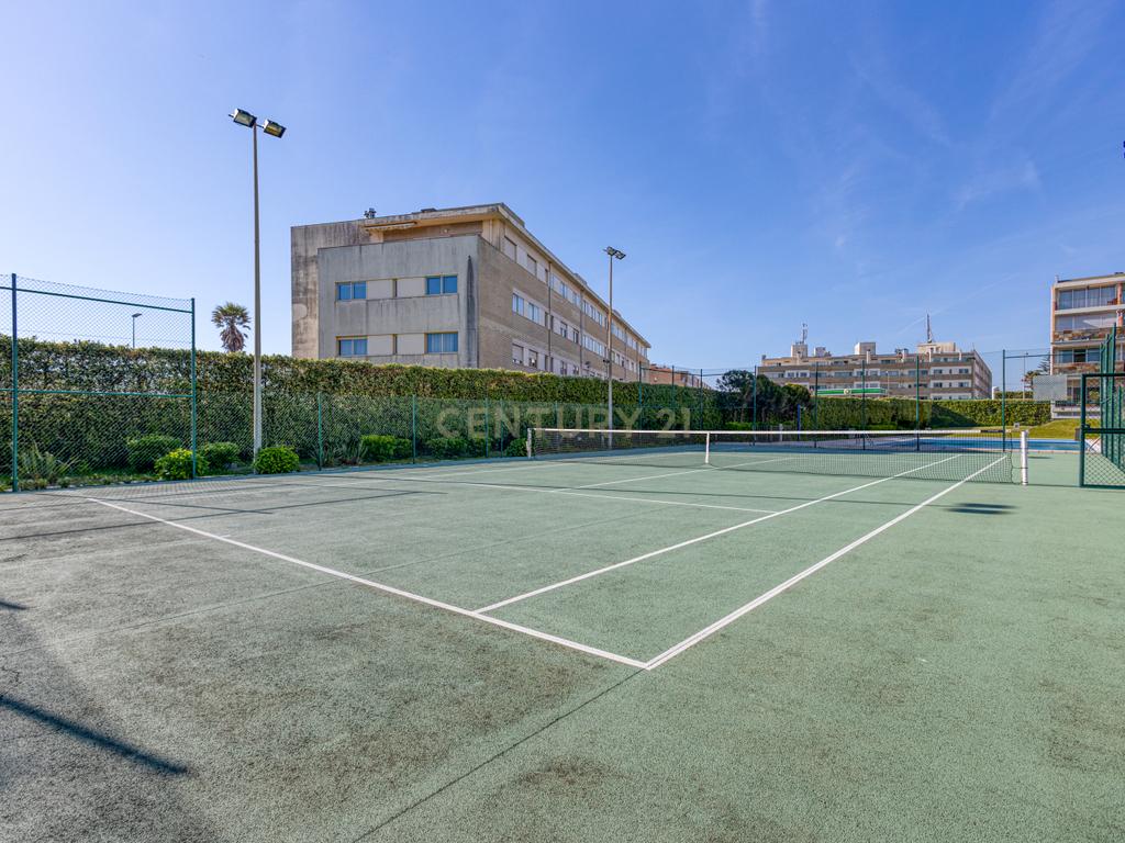 Apartamento T2+1 Duplex em condomínio fechado a  600m da praia - Image 25