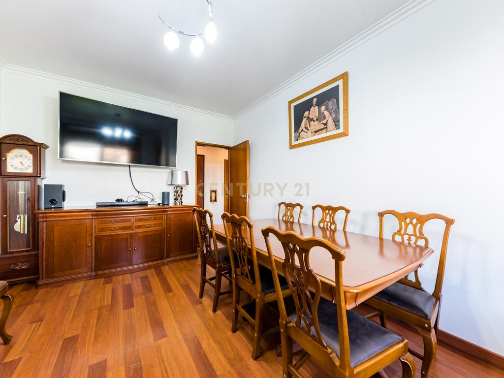 Apartamento Renovado T3 na Amadora - Image 7