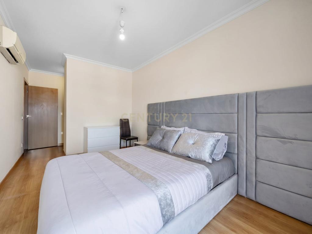 Apartamento T2 em Montijo com Parqueamento e Varandas - Image 13