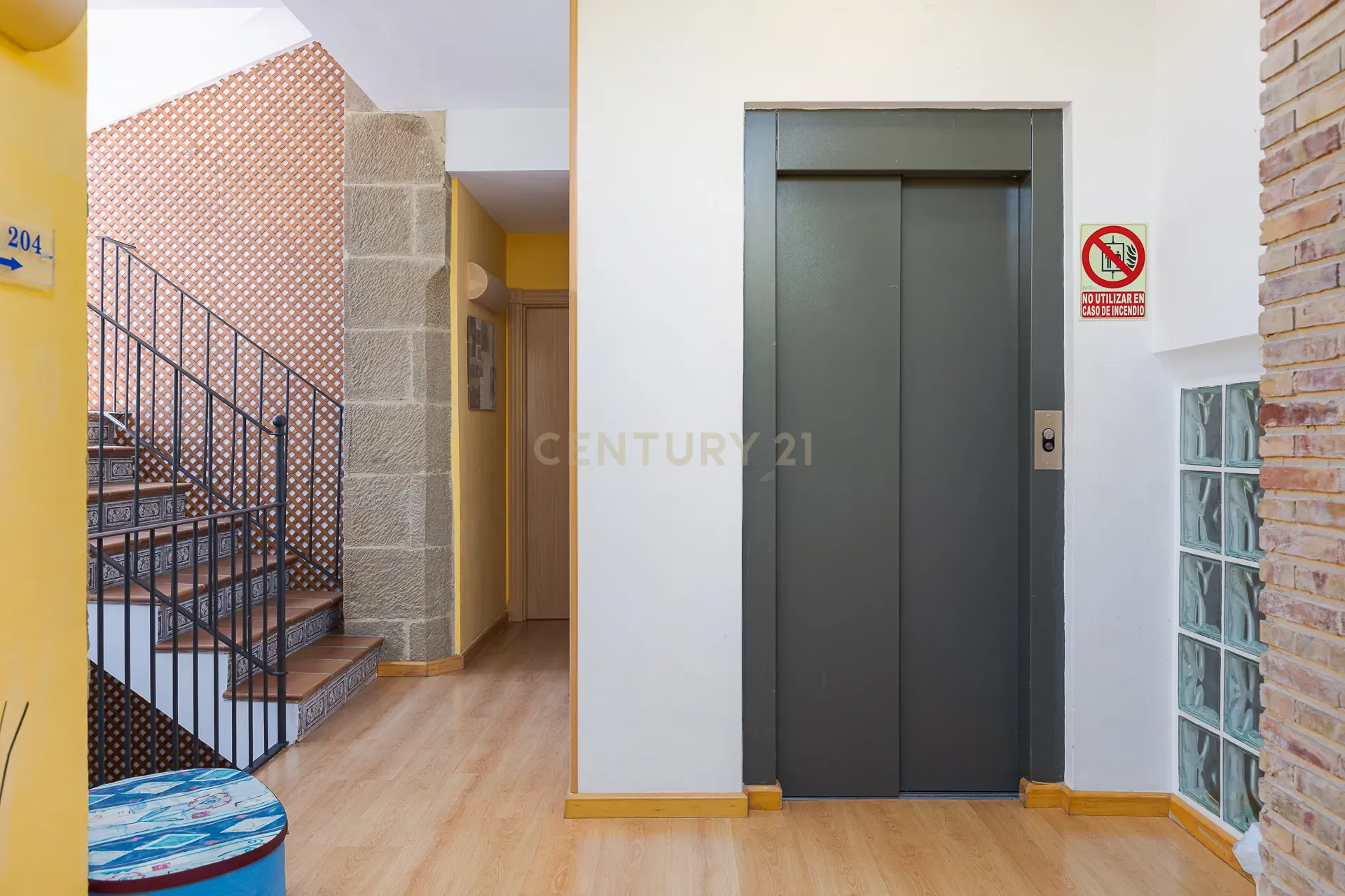 Hotel Moderno em Aragón com 25 Quartos e Vista Panorâmica - Image 13