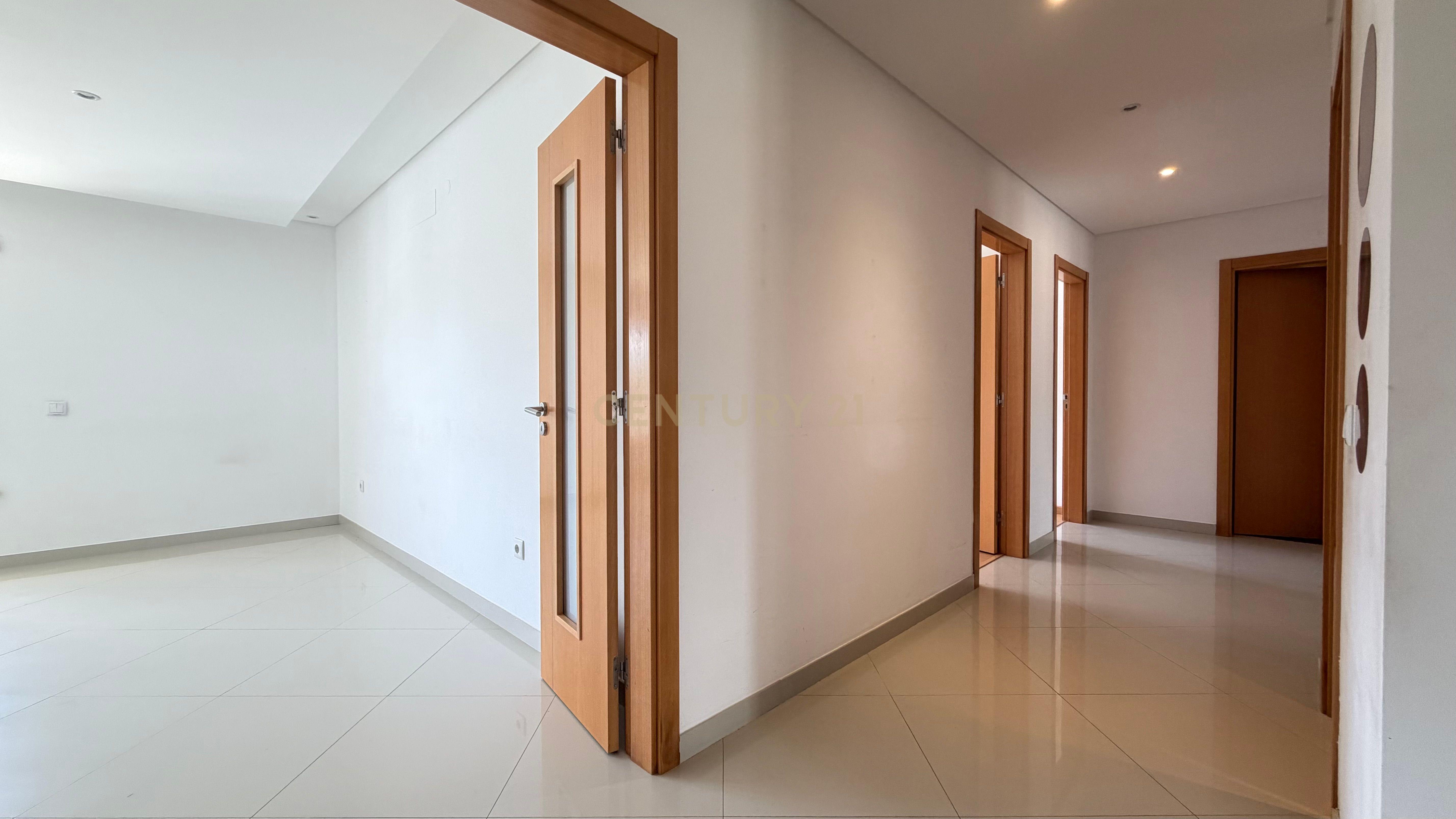 Fotografia 10 de Apartamento T4 com Arrecadação, na Cascalheira, Pinhal Novo