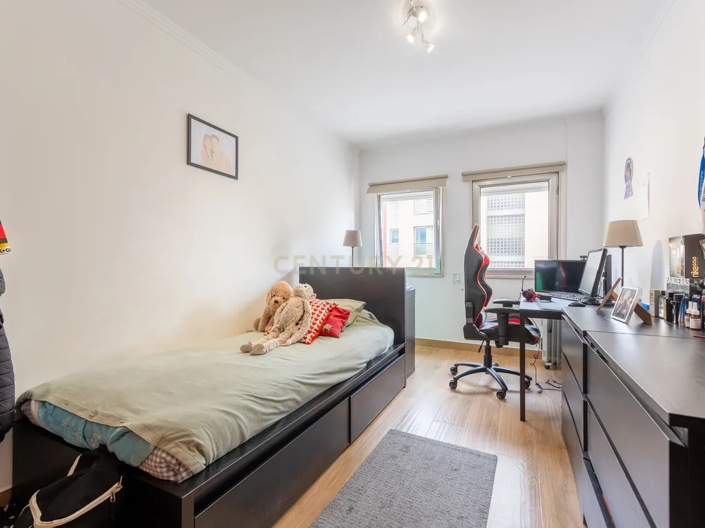 Apartamento T3 com 2 Terraços Gigantes e Vista Rio – A 10 min de Lisboa - Image 11