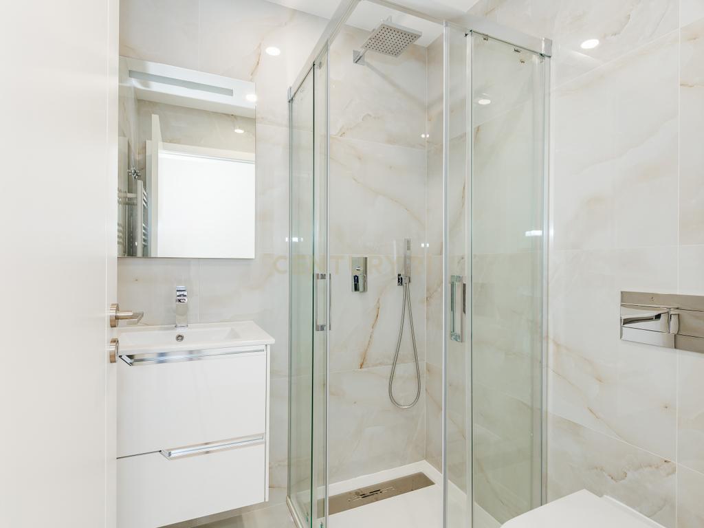 Apartamento T5 Duplex Único com 229 m² — Novo, Sofisticado e com Vista Panorâmica - Image 16