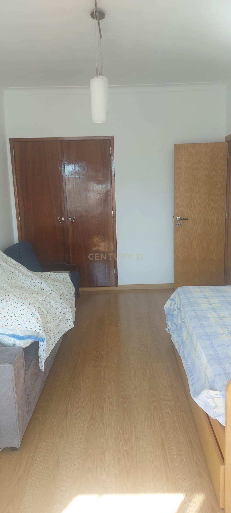 Fotografia 8 de Apartamento T3 em Amora, Seixal - Oportunidade Única!