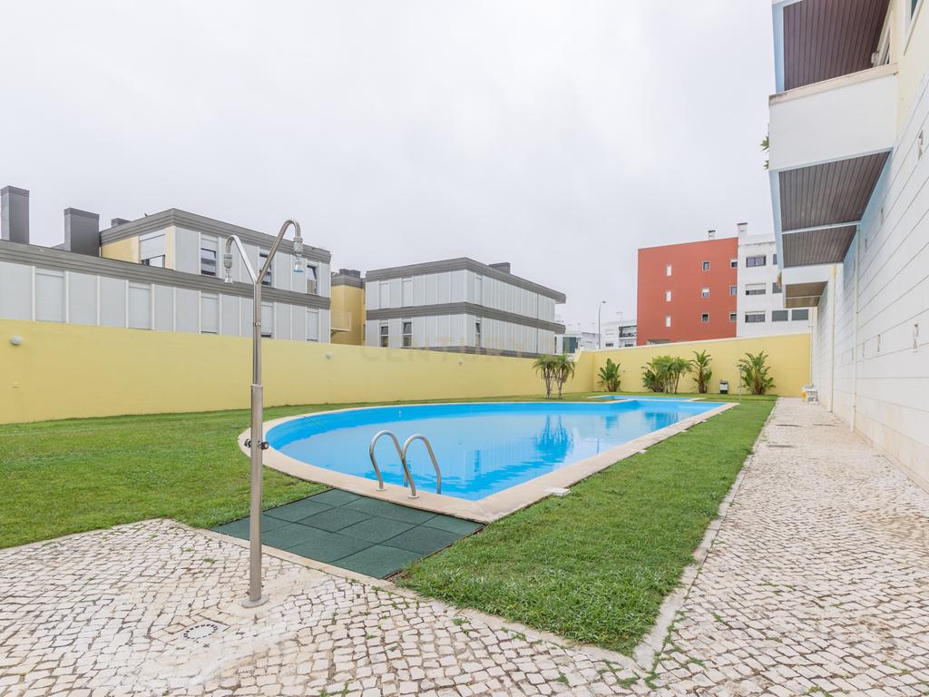 Apartamento T3 em Carnaxide – Arrendamento em Condomínio Privado - Image 2