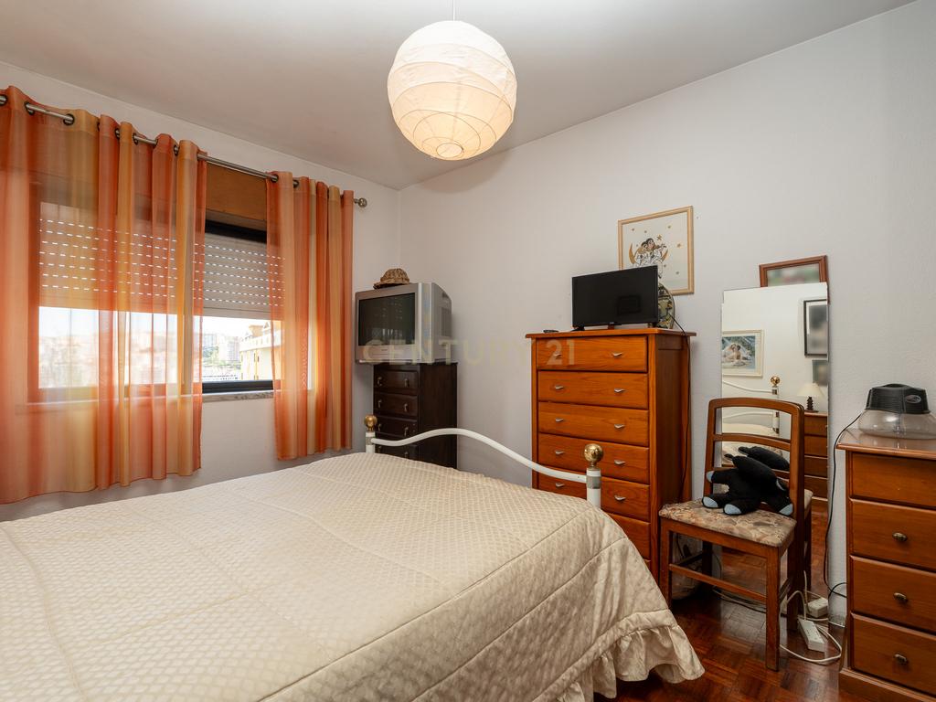 **Fantástico apartamento T4 com arrecadação*** - Image 14