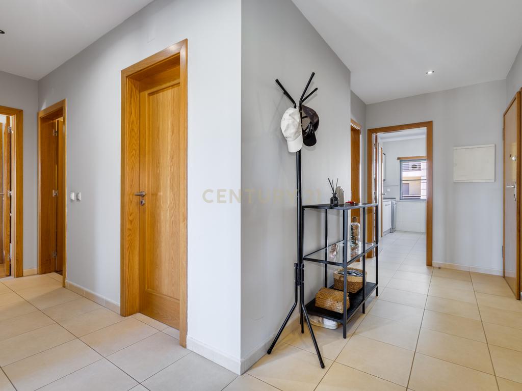 Apartamento T3 com Garagem na Quinta João de Ourém — Olhão - Image 13