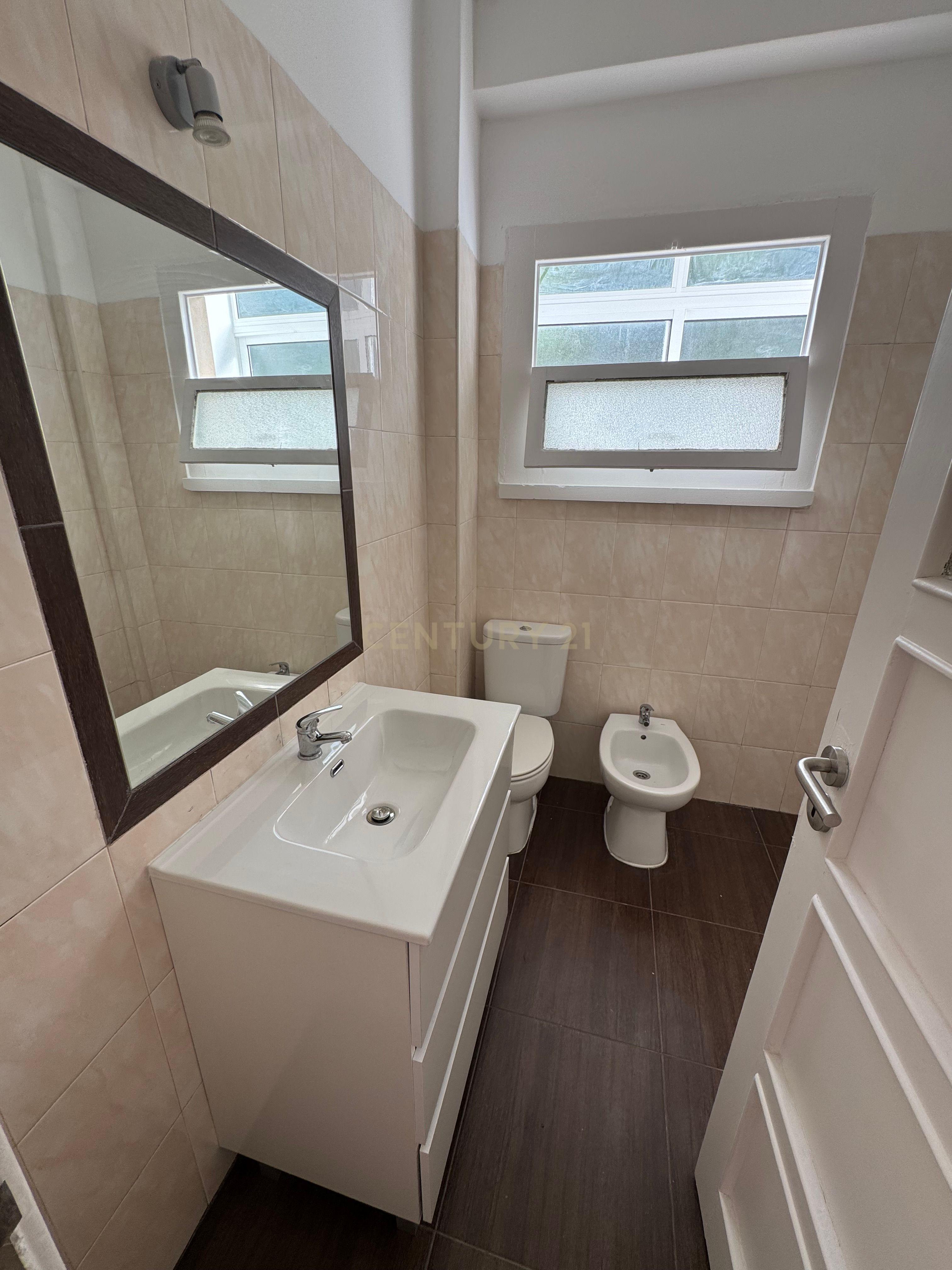 Fotografia 7 de Apartamento T1+1 Renovado em Águas Livres, Amadora