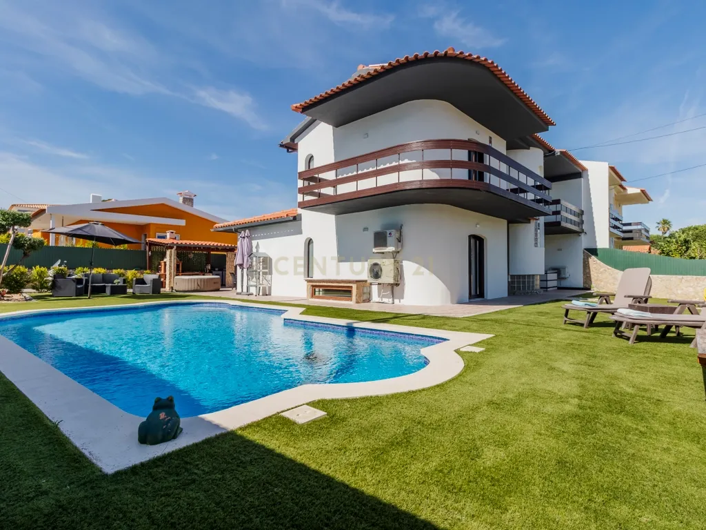 Moradia T4 como nova com piscina na Marisol em Lote de 500m² - Image 2