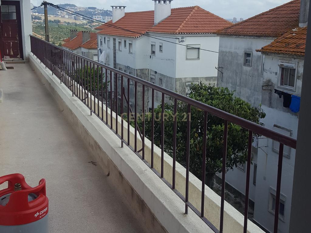 T2 | Bairro Mário Madeira | Pontinha - Image 13