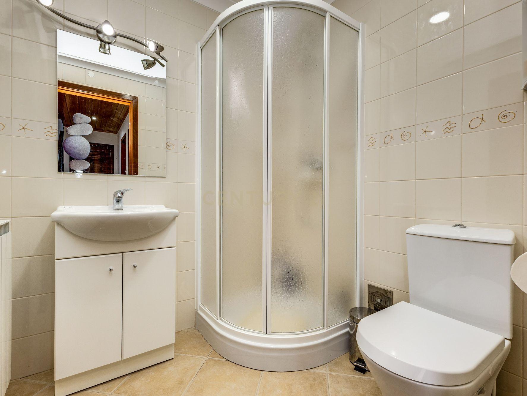 Casa Moderna em Vila de Rei com 4 Quartos e Segurança Avançada - Image 34