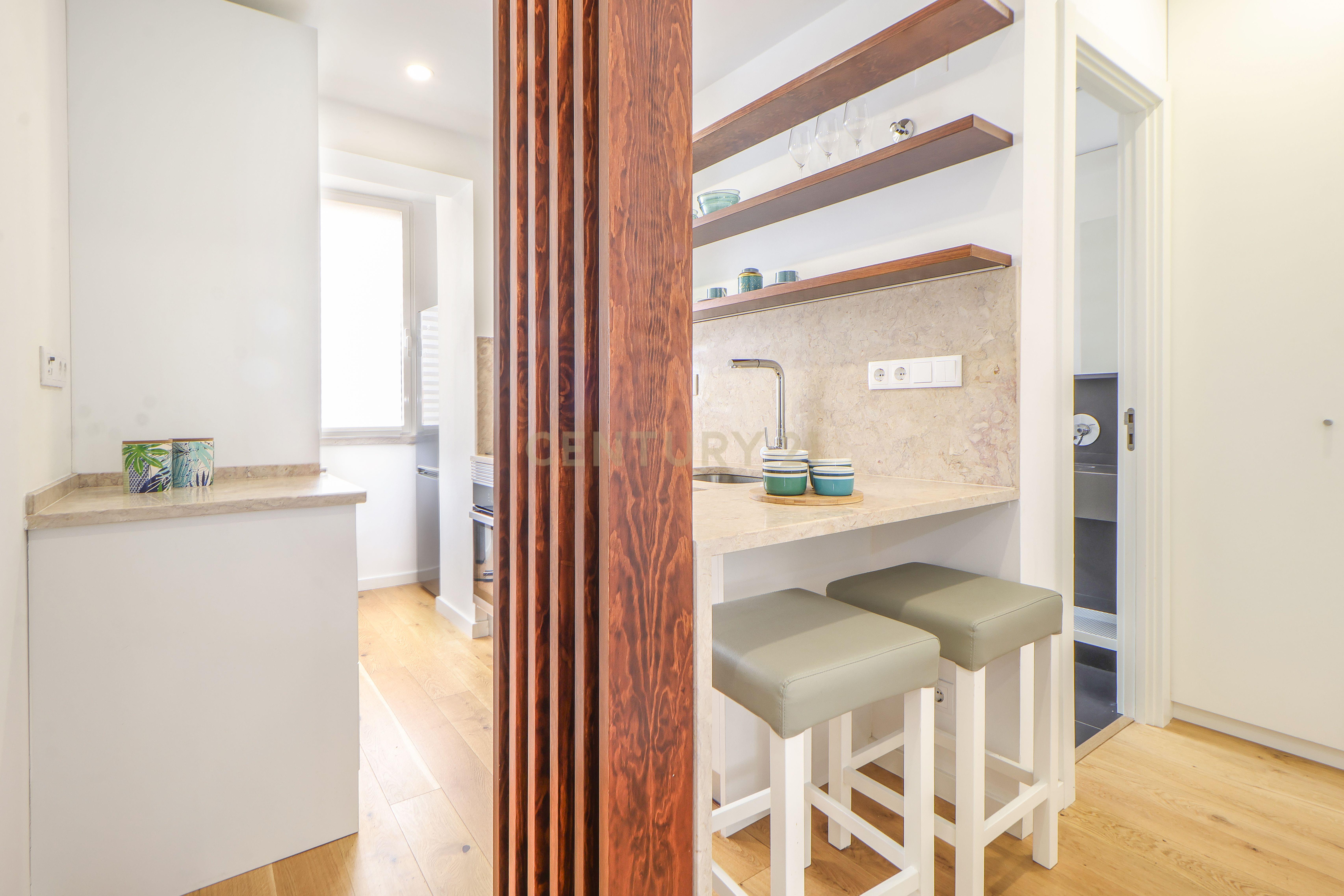 Apartamento T1 mobilado e equipado nas Avenidas Novas, Lisboa - Image 2