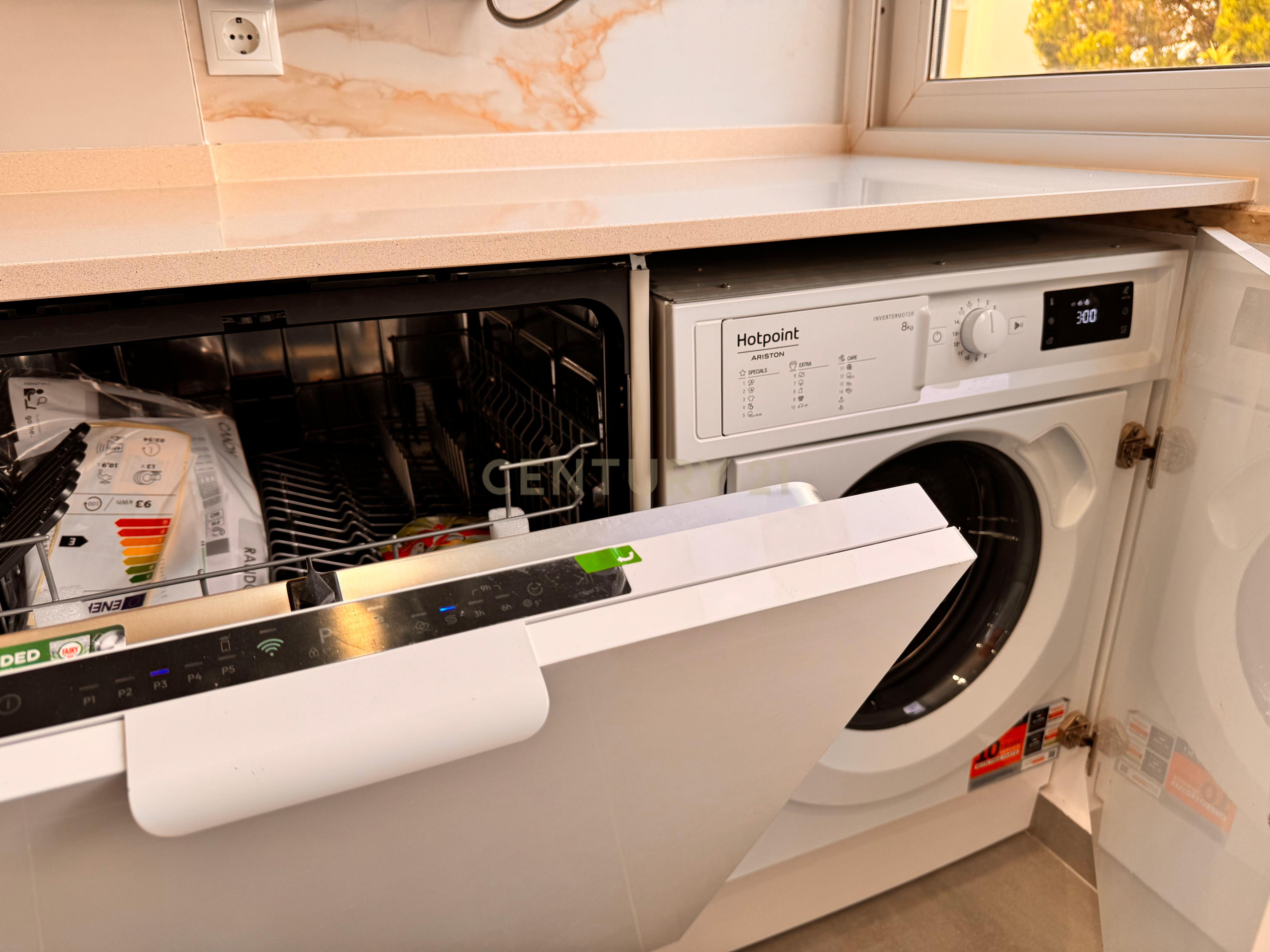 Fotografia 12 de Moderno apartamento T3 com Varanda em Oeiras, Lisboa