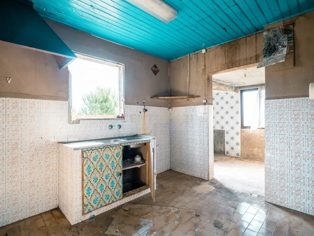 Moradia T7 com Enorme Potencial em Lote Total de 5.611 m² - Image 13