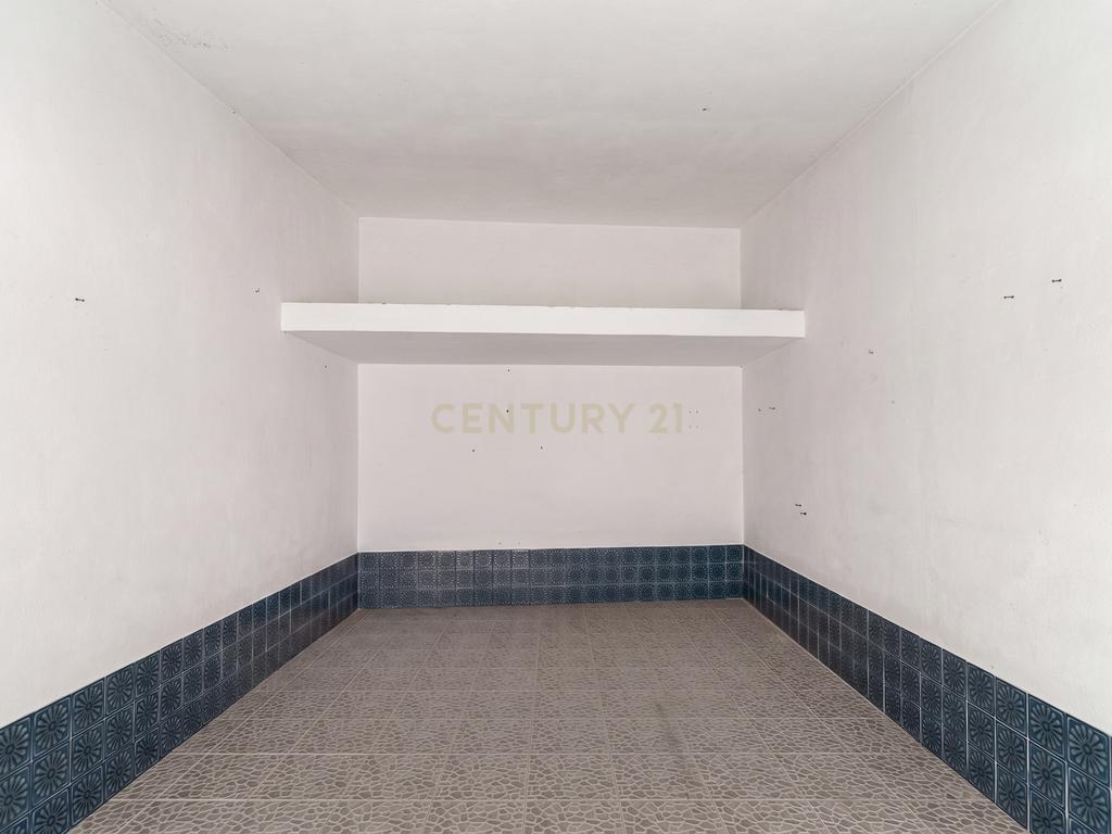 Moradia T2 no Centro de Évora (1º Andar) - Image 31