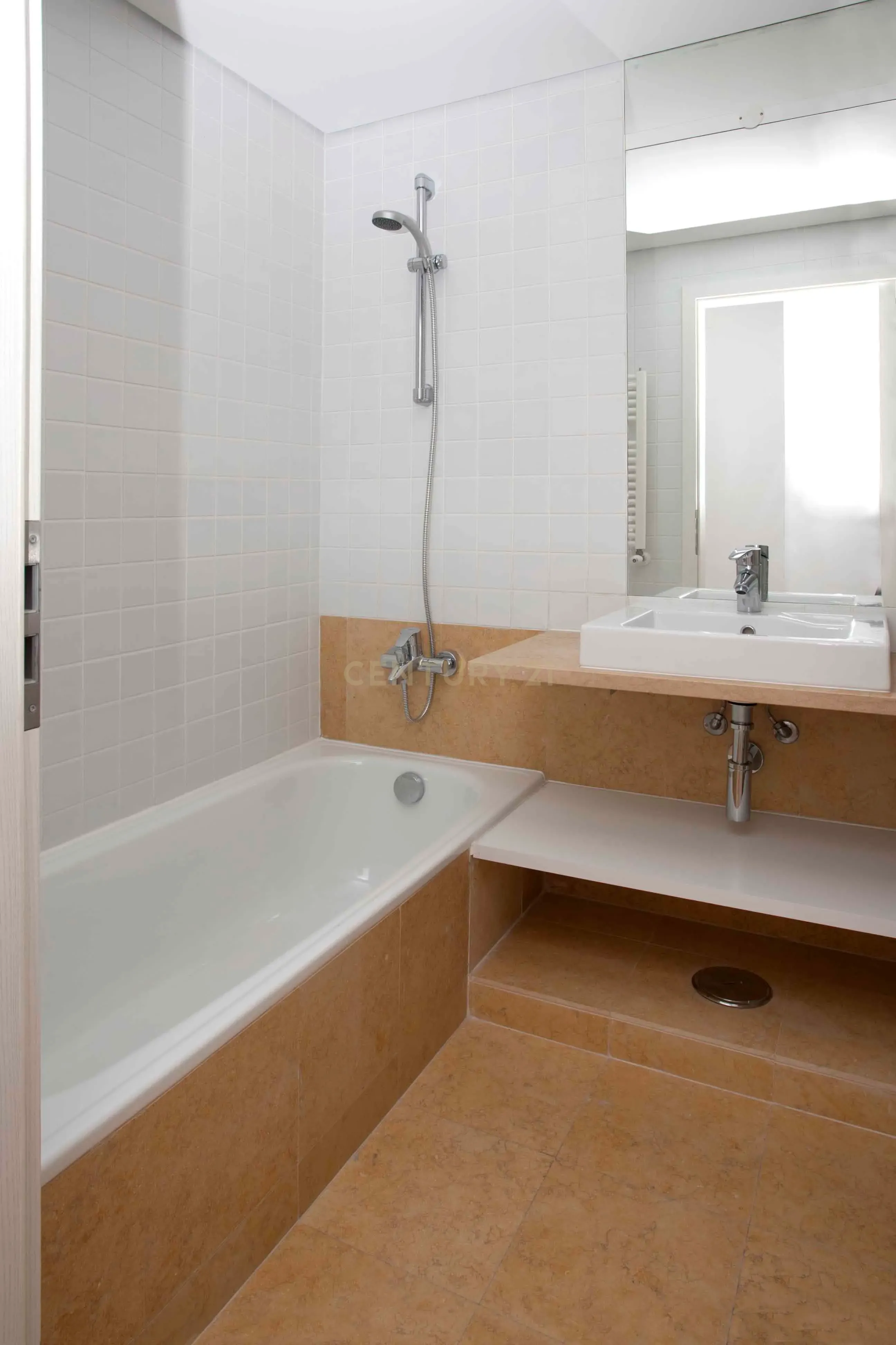 Apartamento T2 com Vista para o Mar em Lisboa - 1600€ - Image 23