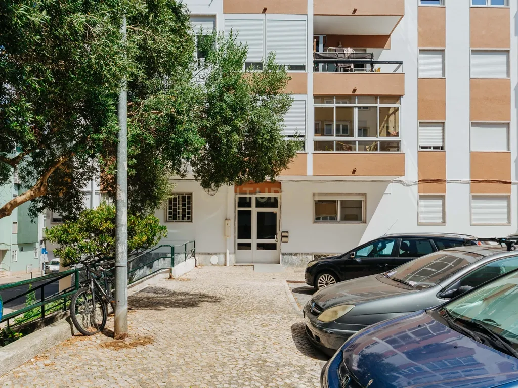 Apartamento T2 em Linda-a-Velha - Image 22