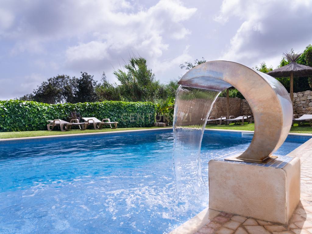Propriedade com três habitações, piscina aquecida e sauna, num terreno de 10.000 m² - Image 110