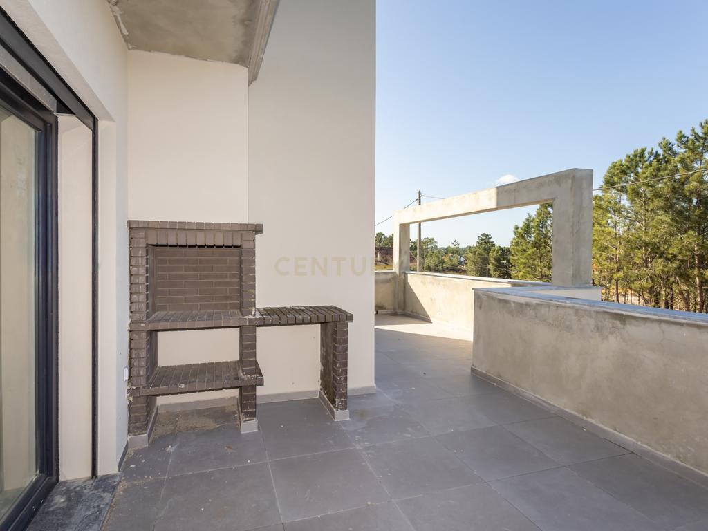 Carisma e boas áreas na sua Moradia Nova T4 Suites!!! no Pinhal do General - Image 7