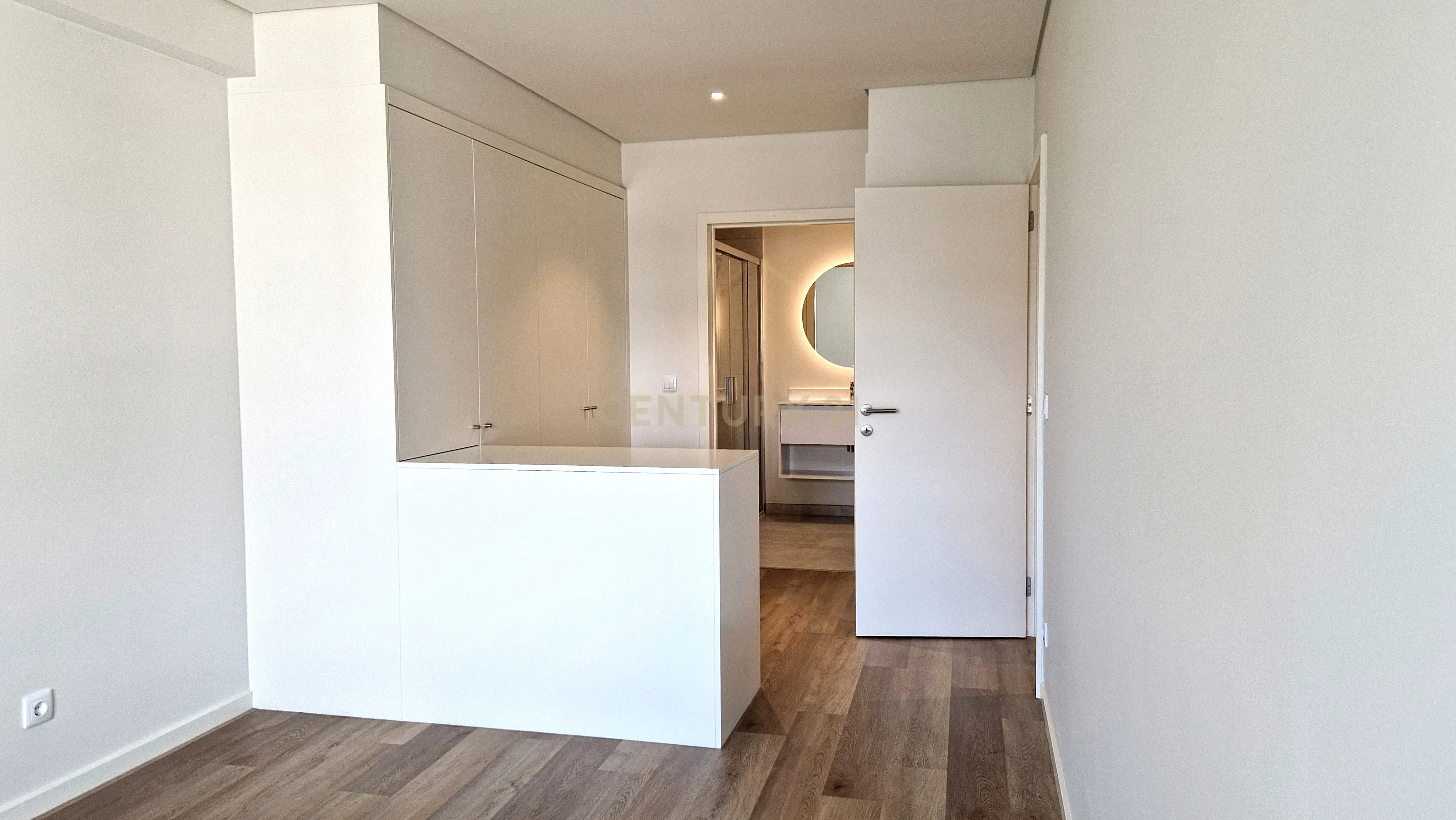 Alta de Lisboa, T3 - NOVO, 3 casas de banho e 2 lugares de garagem - Image 15