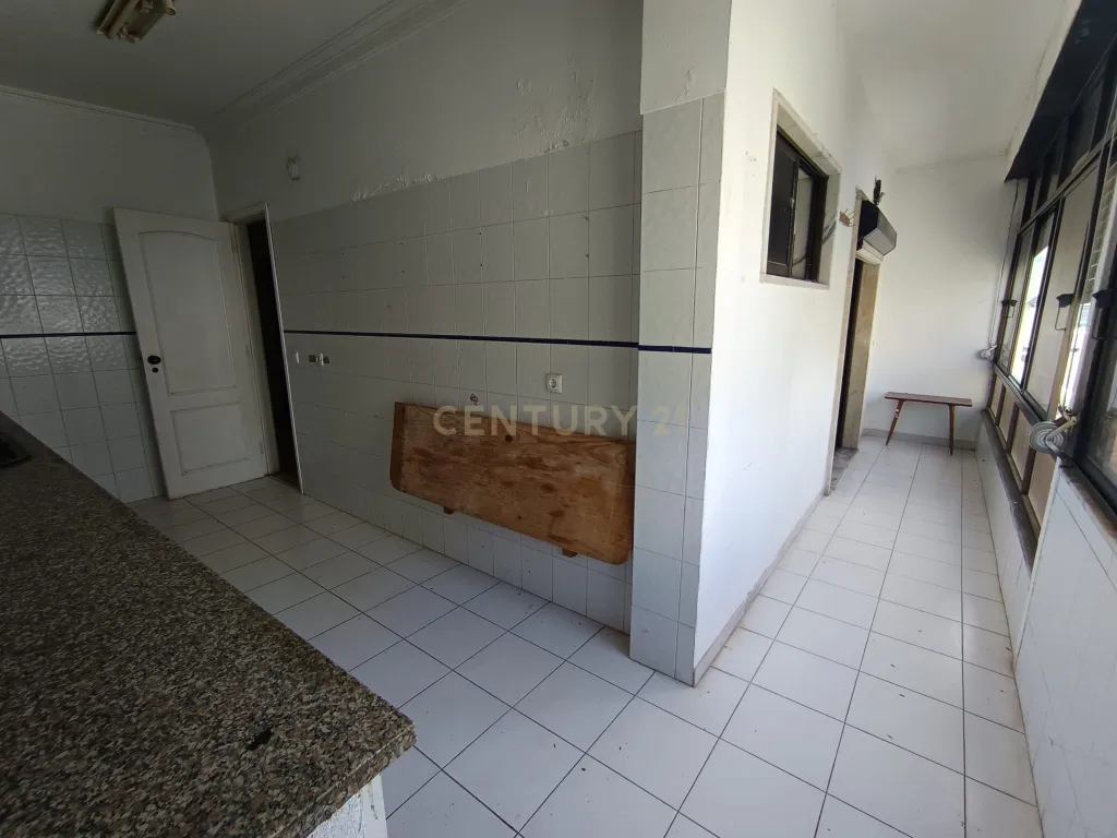 Apartamento de 4 Assoalhadas - Cova da Piedade - União Piedense - Image 3