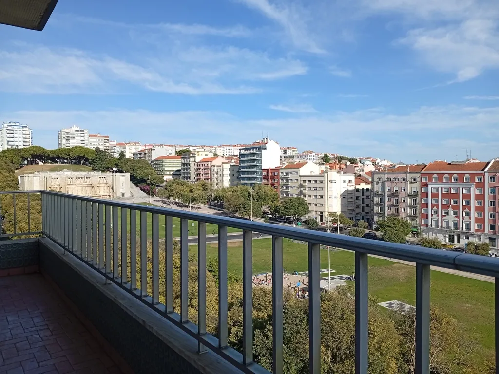 Apartamento T2 na Alameda - Image 3