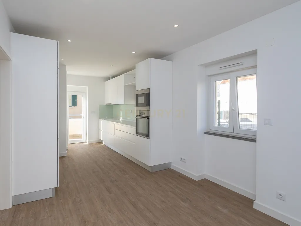 Apartamento no centro do Estoril - Image 1