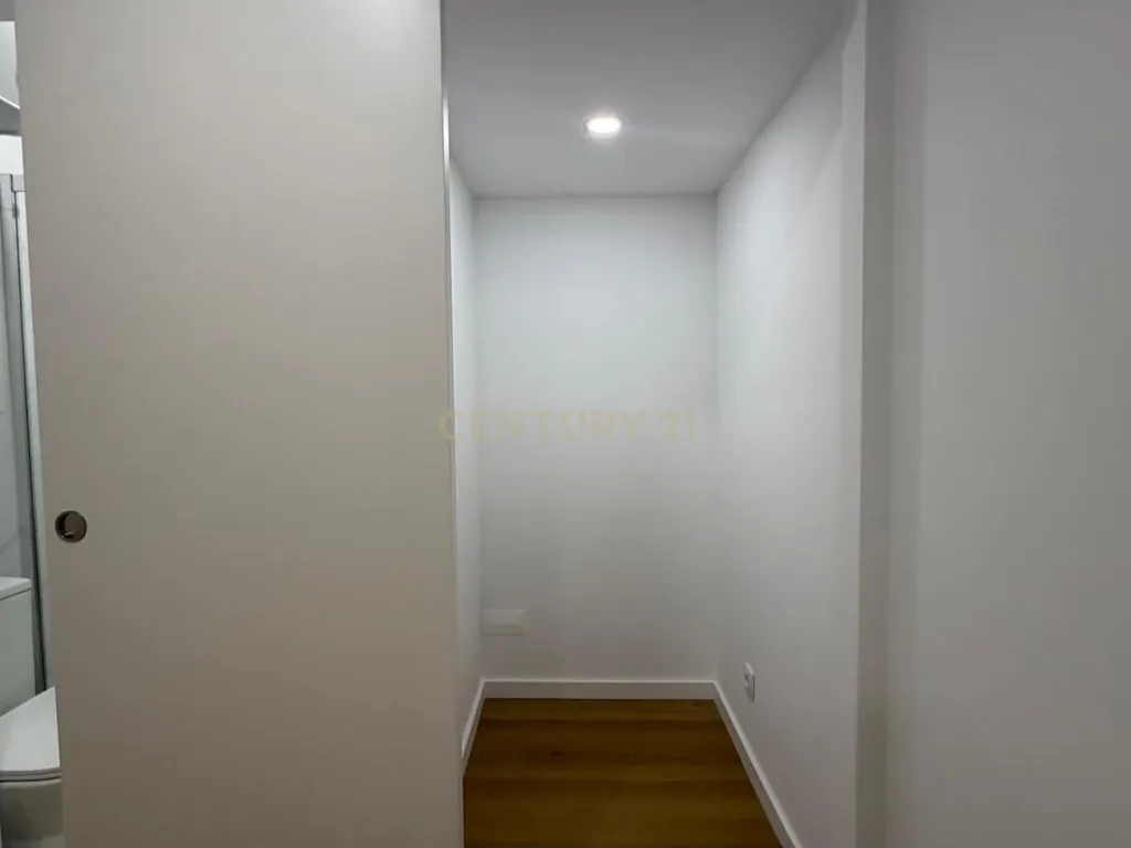 LOJA + T3 TOTALMENTE REMODELADO NA DAMAIA DE CIMA - AMADORA - Image 14