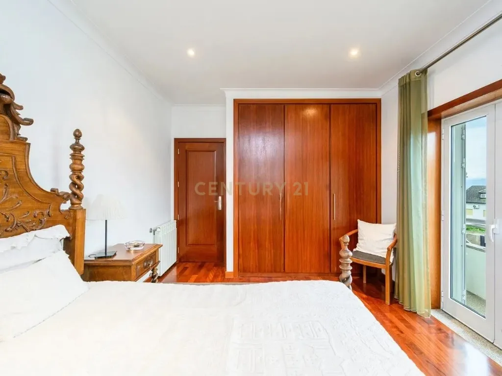 Moradia T5 em Casais Novos, Penafiel- Onde os sonhos em família ganham vida - Image 13