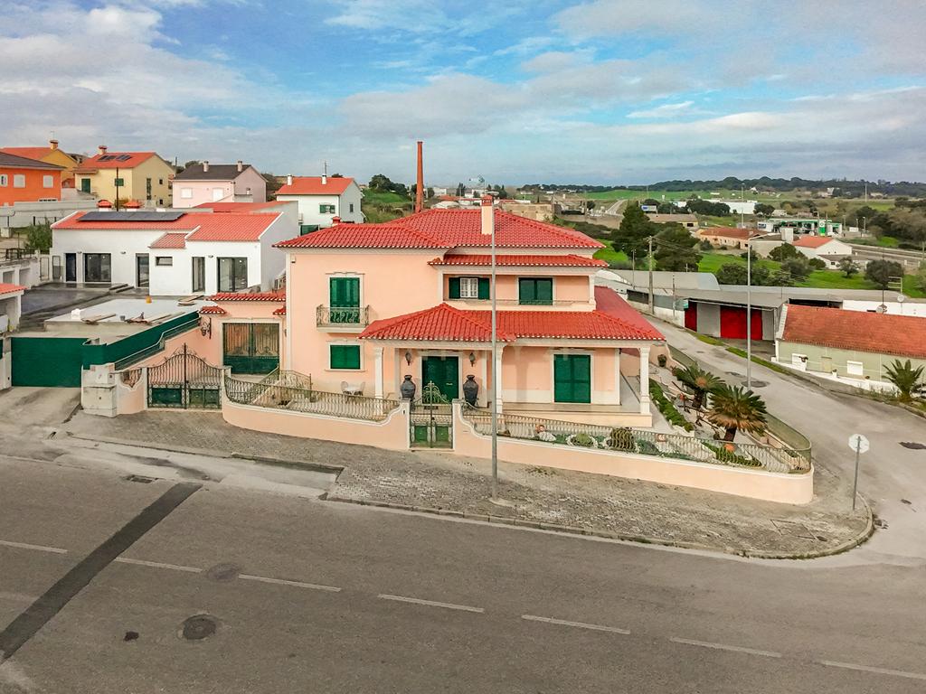 MORADIA T4 - SANTARÉM - Conforto, Elegância e Funcionalidade - Image 82