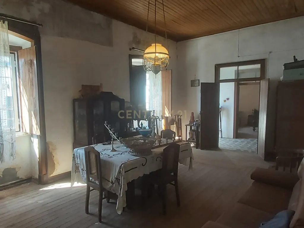 🏡 Moradia T5 para Recuperar – Baleizão (16 km de Beja) - Image 7