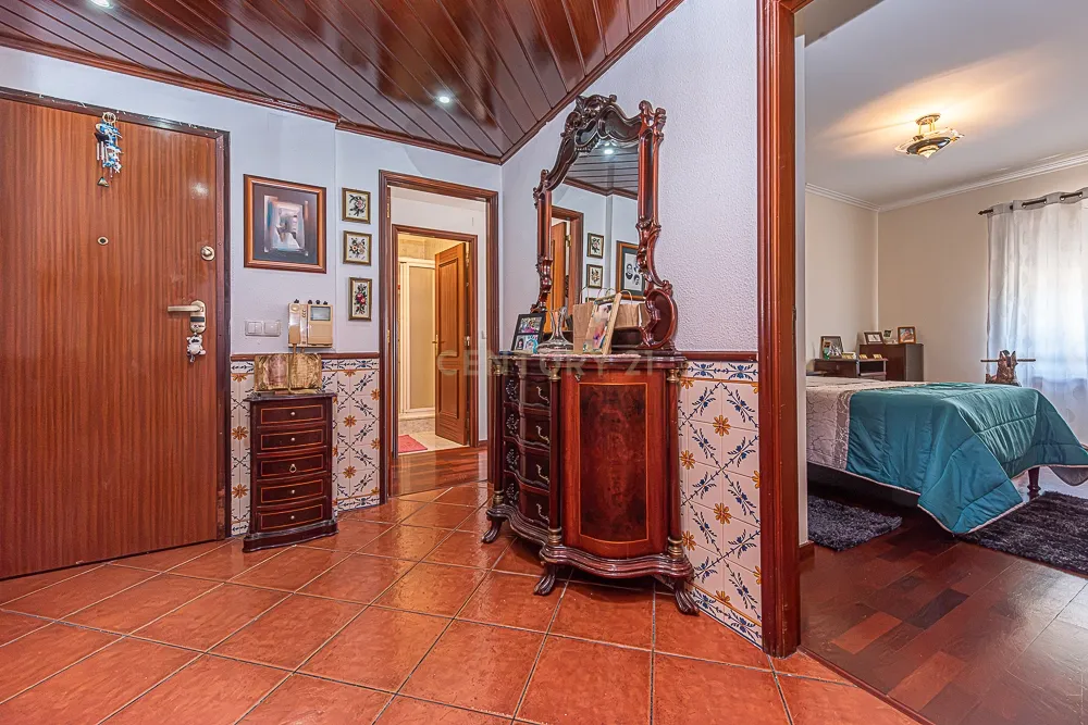 Apartamento T3 nos Quatro Caminhos - Image 17