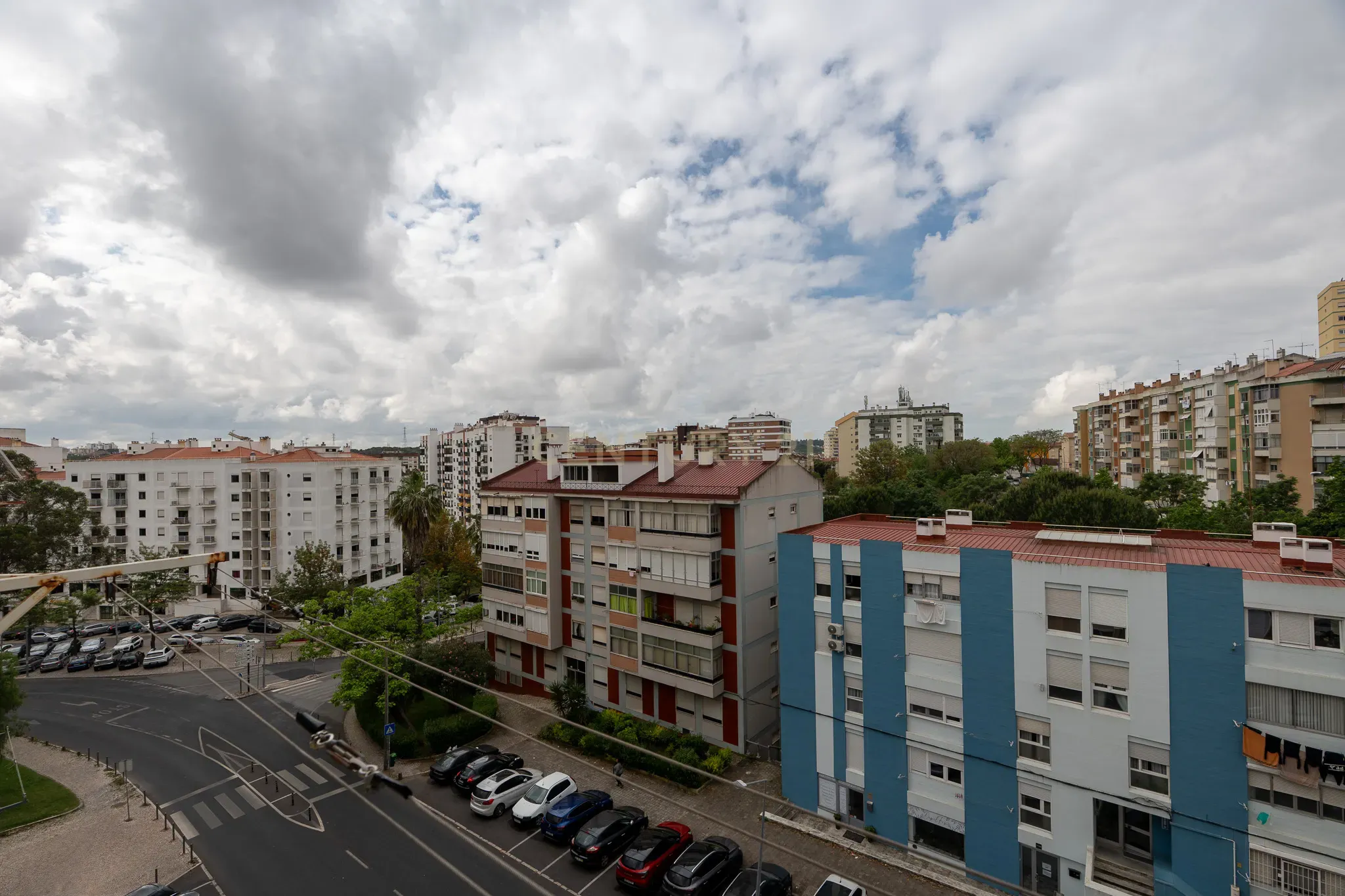 Fotografia 8 de T2 Renovado em Odivelas — Conforto, Luz Natural e Localização Privilegiada