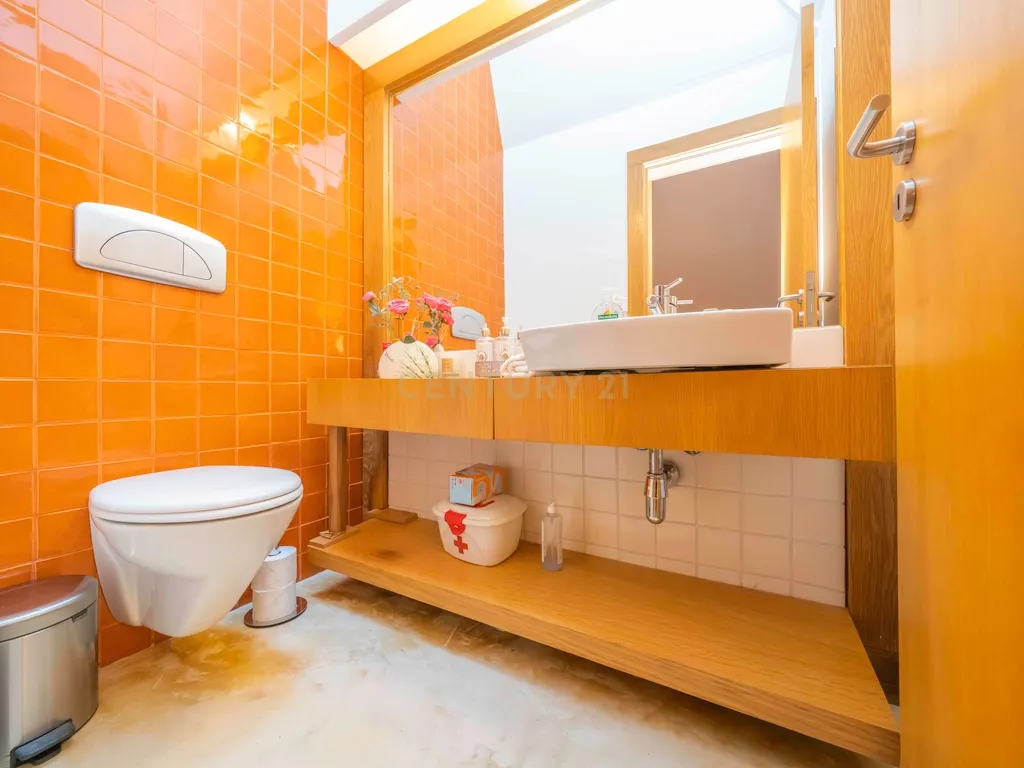 Moradia T5 Isolada, com Dois Pisos, Elevador e Terraço, com 800m2 de Terreno , na Quinta do Anjo, Palmela - Image 30