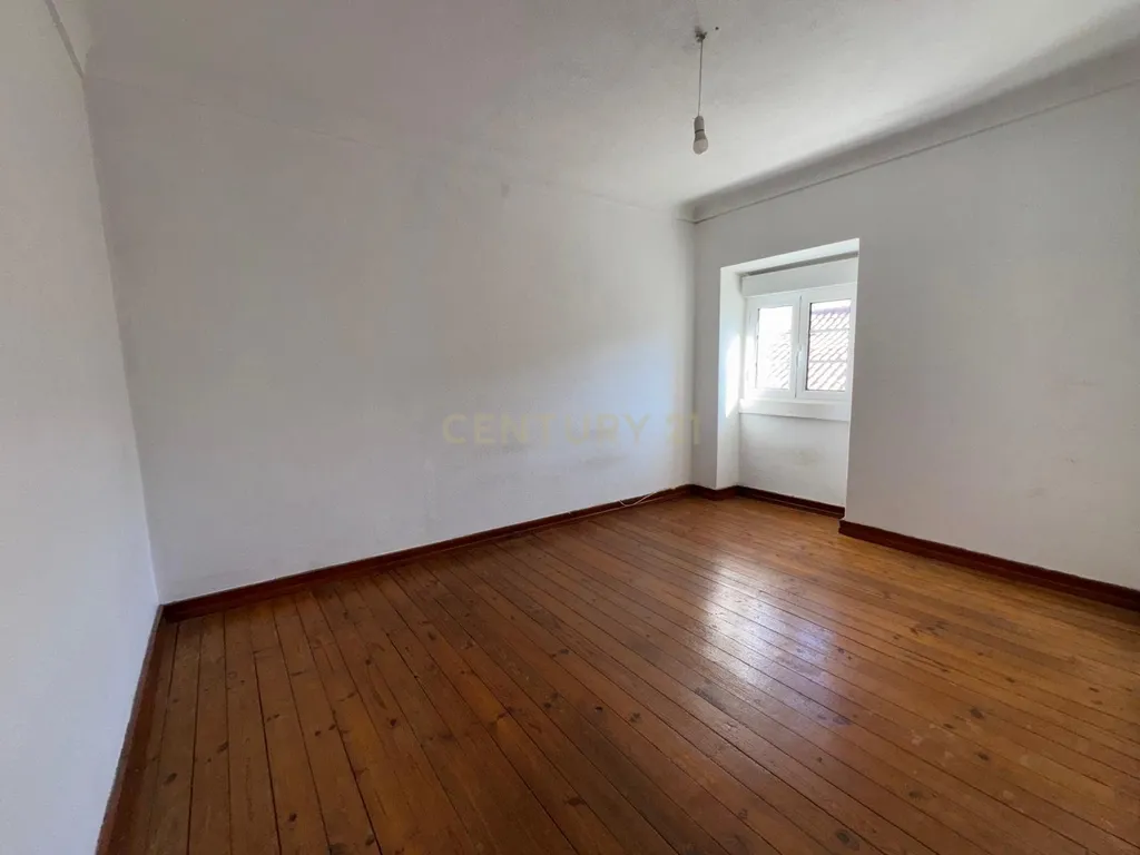 Espaçosa Moradia T3 em Penamacor - Image 4