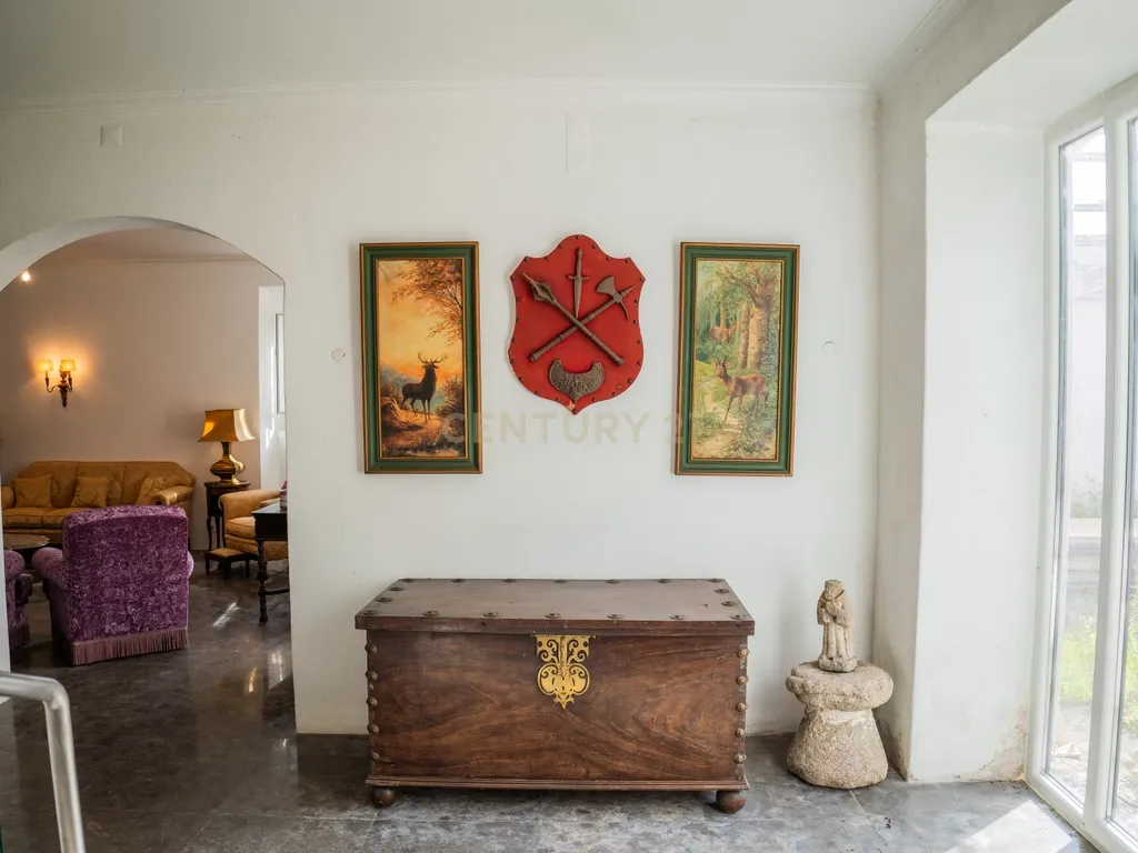 Moradia de charme T5 com Garagem e Terreno em Abrunheira, Sintra - Image 34