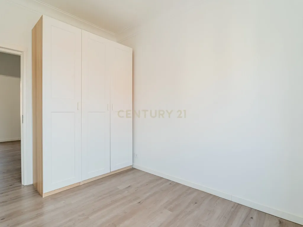 Apartamento T1 Remodelado na Penha de França – Lisboa - Image 6