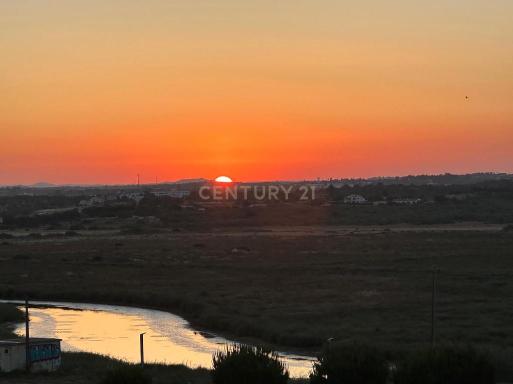 Apartamento T2 Exclusivo com Vista Mar – Totalmente Mobilado e Equipado - Armação de Pêra - Algarve - Image 19