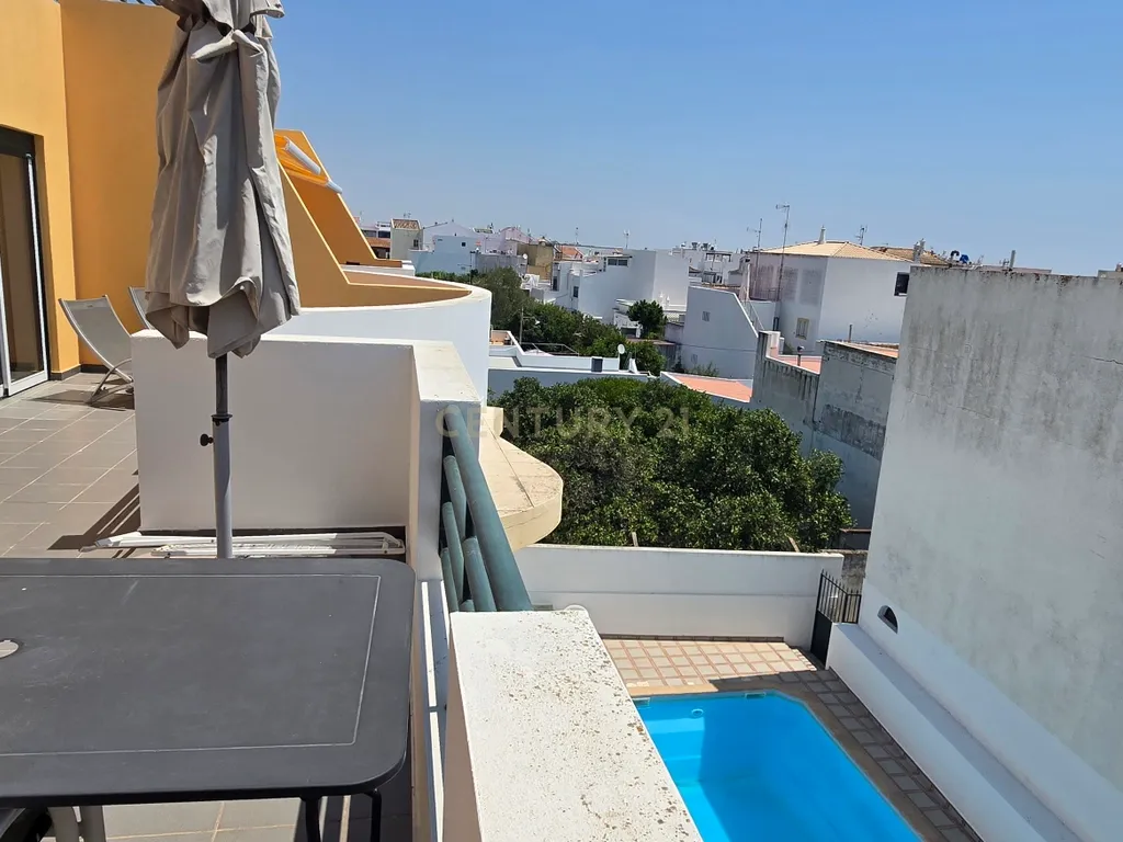 Apartamento T1 com Piscina, Terraço e Garagem | Arrendamento Anual | Santa Luzia, Tavira - Image 4