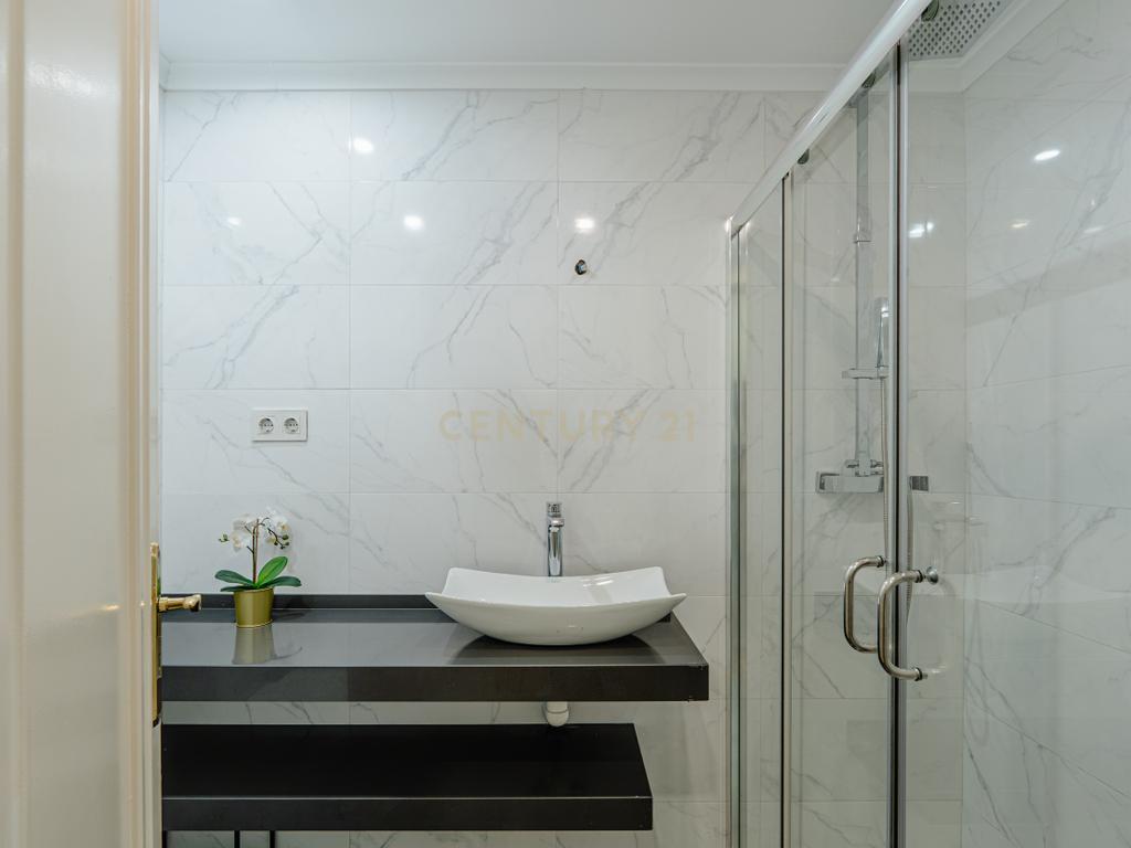 Apartamento T2 em Nova Campolide com Estacionamento - Image 11