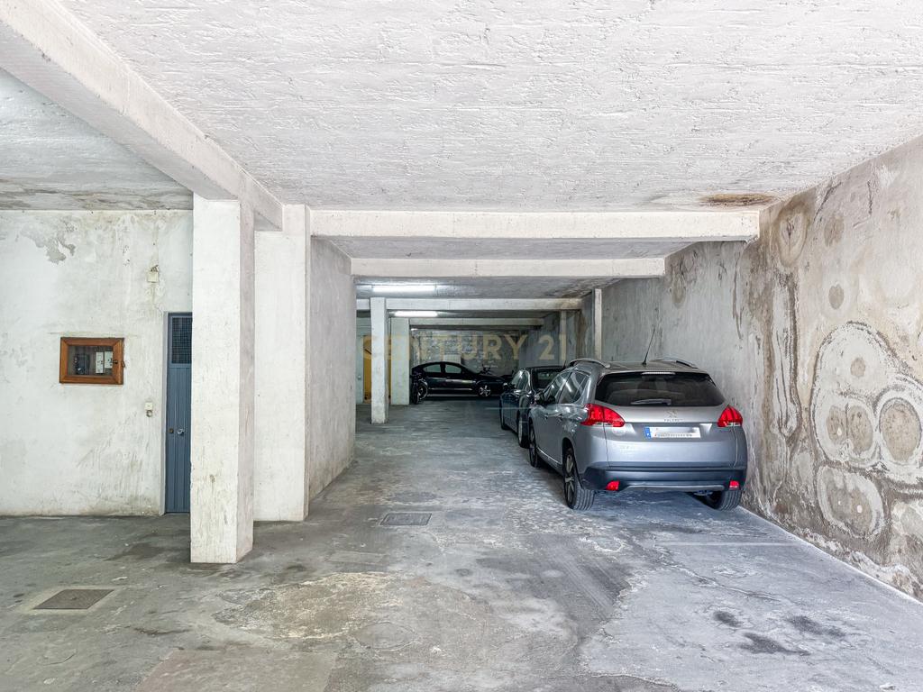 Apartamento T3 Remodelado com garagem em Braga | Próximo do Centro Histórico - Image 36