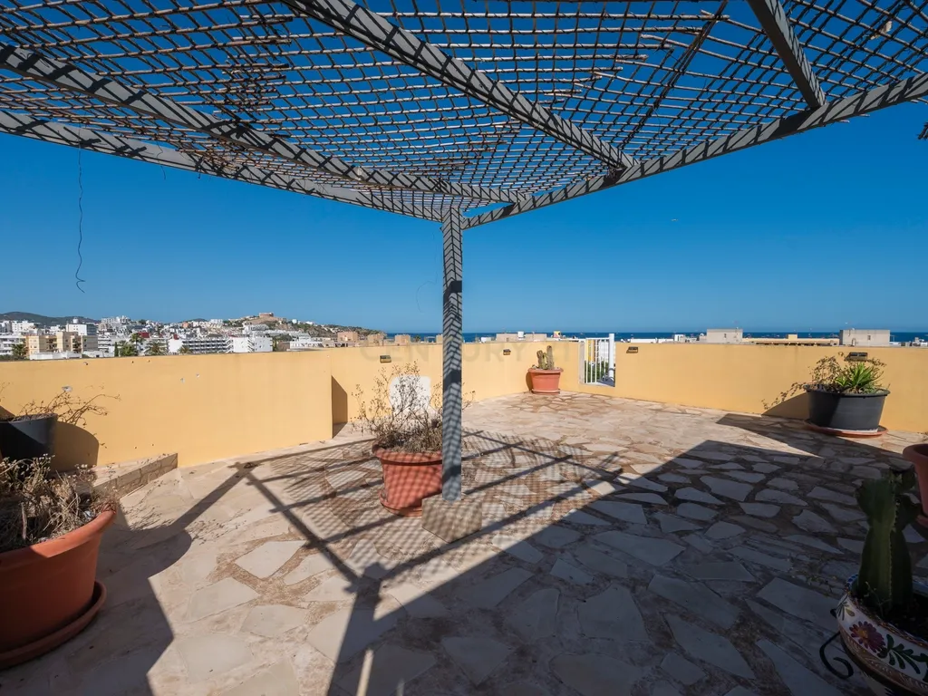 Luxuosa Moradia em Ibiza com Vista Mar e Piscina Privada - Image 37
